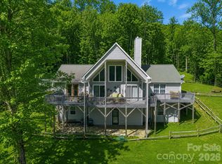 872 Mountainside Dr, Waynesville, NC 28786