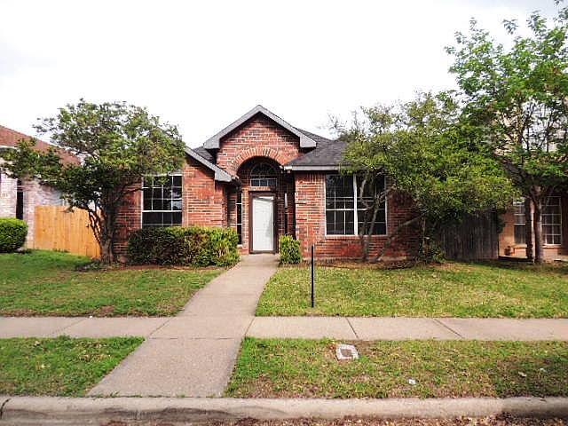 1st image of 918 Sako Ln
