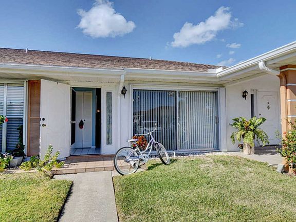 3rd image of 123 Lakes End Dr APT C