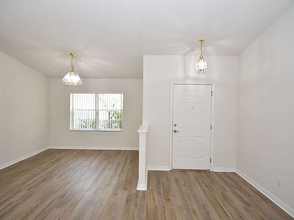 3rd image of 33 Riverview Dr