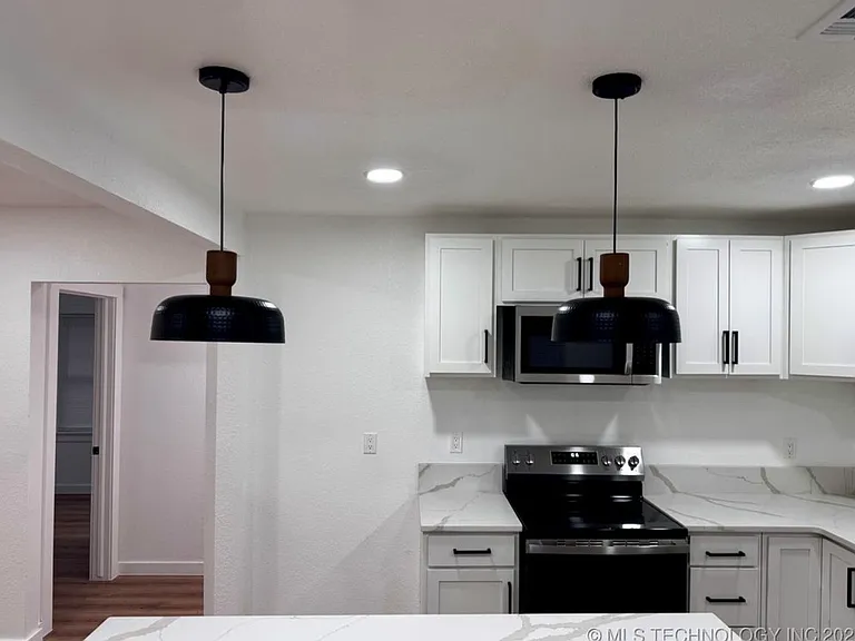 730 N Delaware Pl — Photo 9