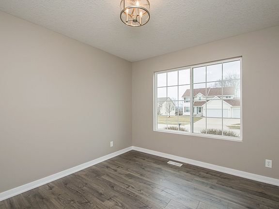 4th image of 5808 NW 92nd Ct