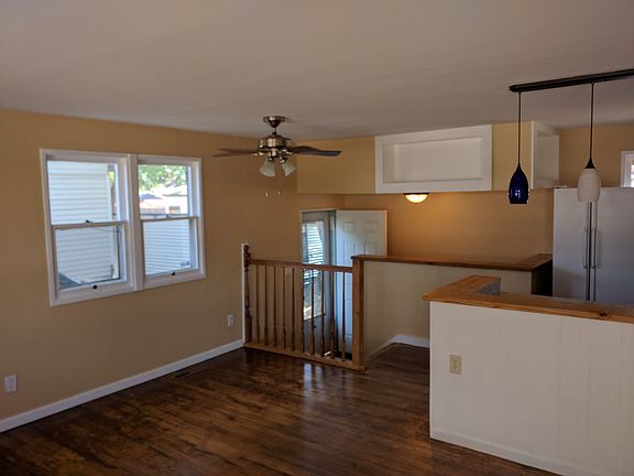 4th image of 2720 Meadowlark Ln