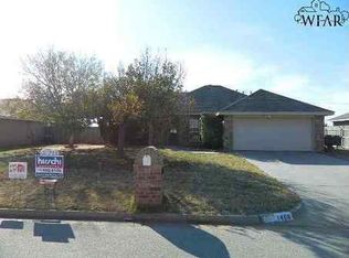 1408 Parliament St, Burkburnett, TX 76354