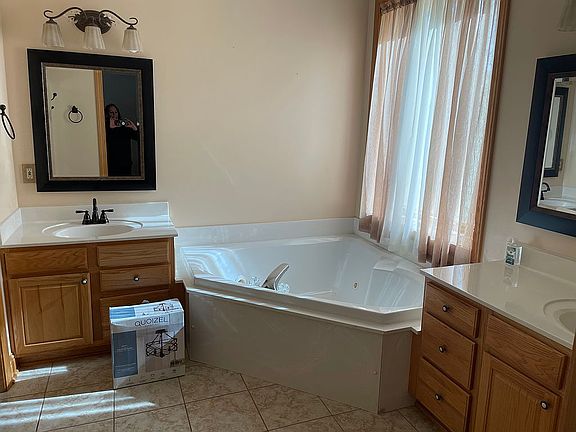 5th image of 973 Hidden Valley Dr