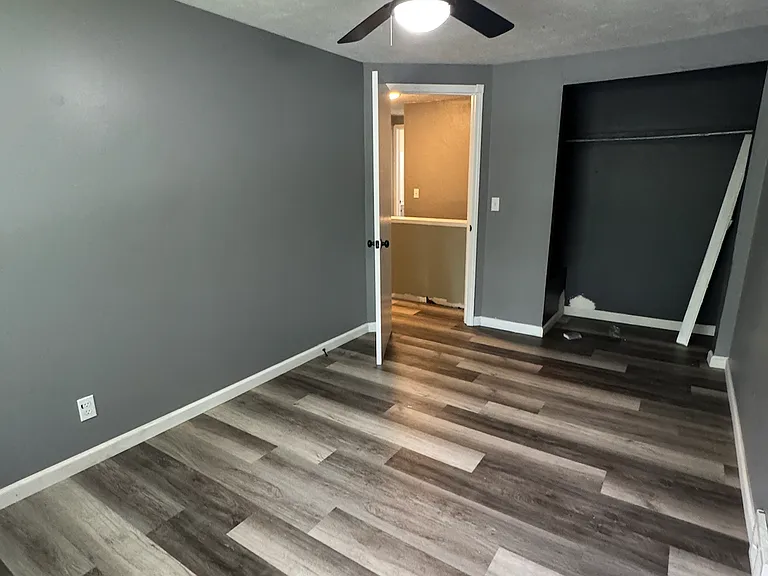 6015 Glenway Dr #B — Photo 16