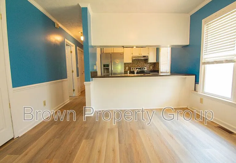 2846 Copenhagen Dr — Photo 4
