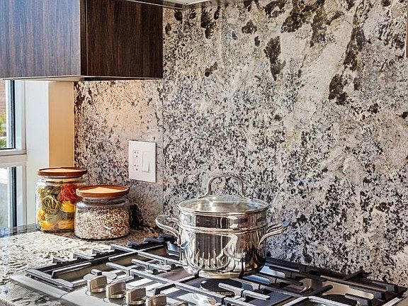 2nd image of 746 N Hudson Ave #1907
