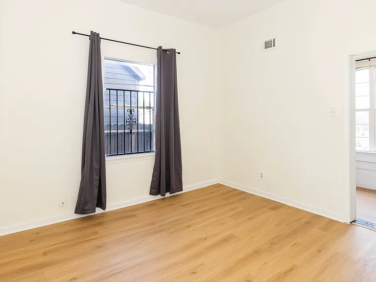 993 Oakview St #101 — Photo 8