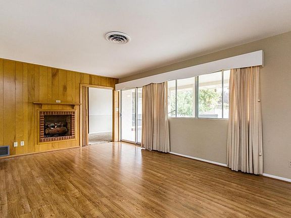 3rd image of 1100 N Olive Ave