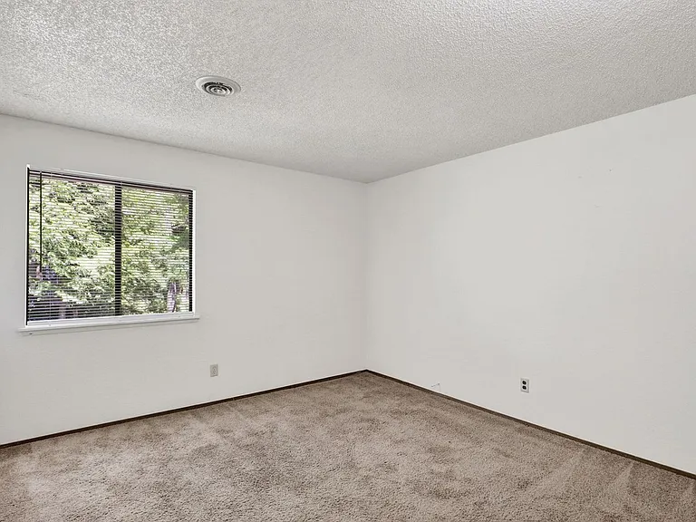 316 Elwood Ct #320 — Photo 18