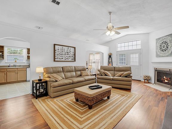 4th image of 9778 Wyntree Ln