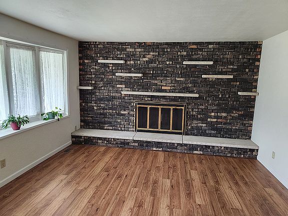 2nd image of 44 Devine Dr