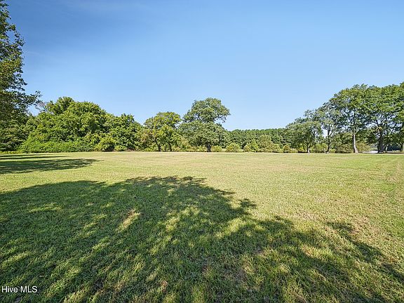 4th image of 1043 Soundside Road