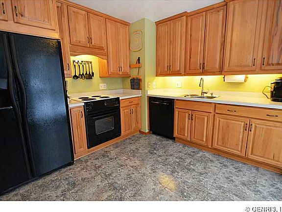 4th image of 732 Eastwood Cir
