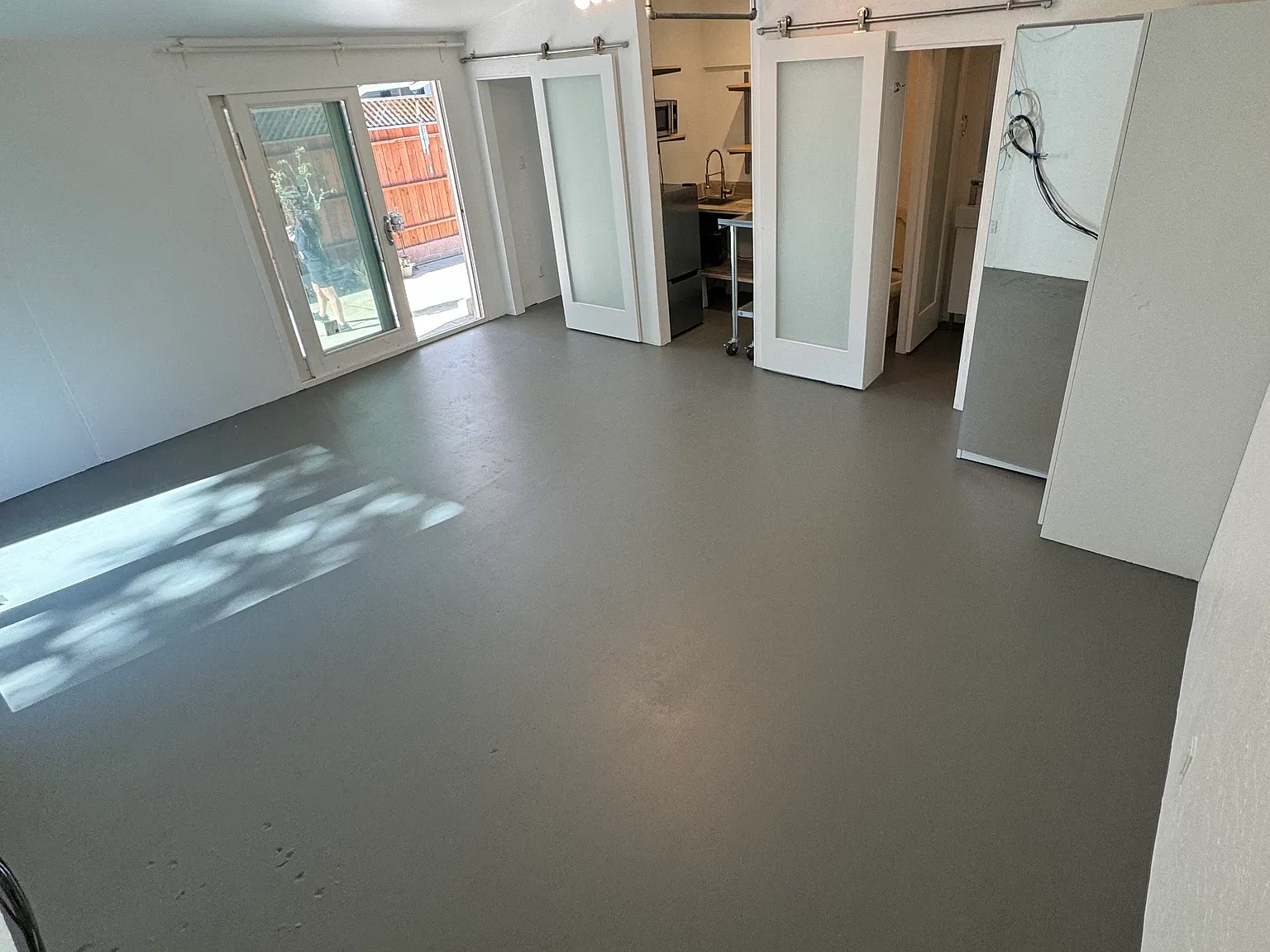 Studio, 400 sqft, $2,500 — Photo 2