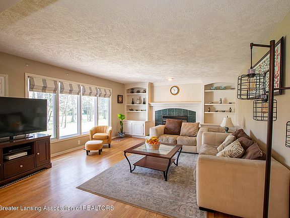 5th image of 1338 S Spicewood Dr