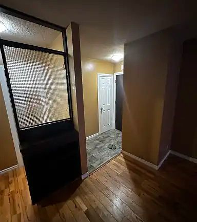 4th image of 3920 Robinson St #3920