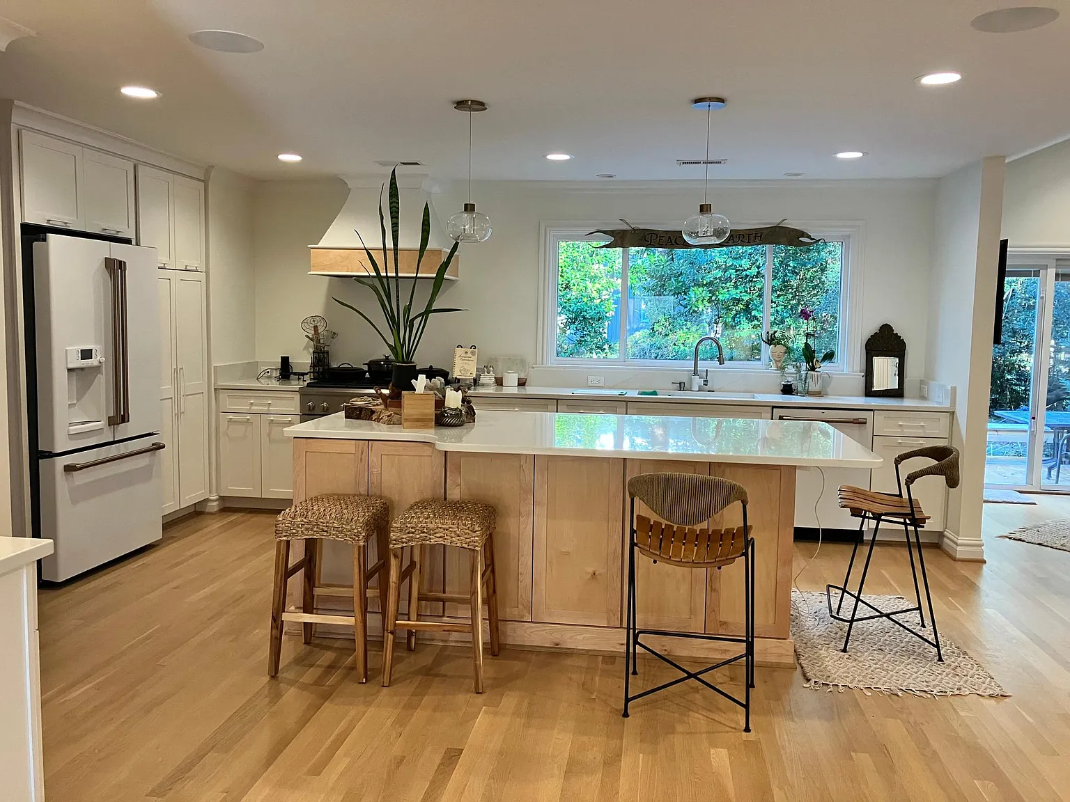 324 Susan Constant Dr — Photo 1