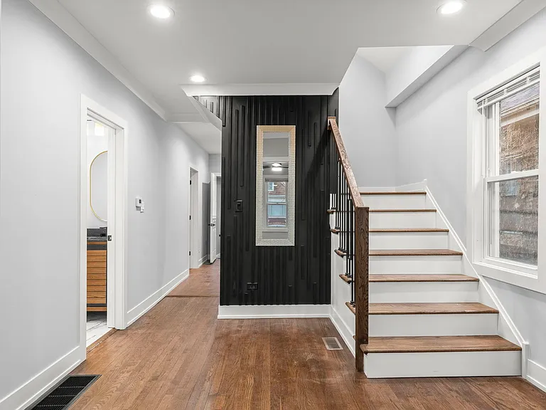 5542 W 64th St — Photo 3