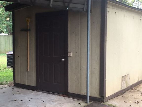 4th image of 4012 Lark St