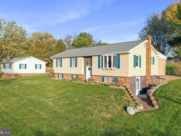 321 High View Dr, Maurertown, VA 22644