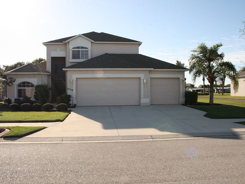 Front view of home