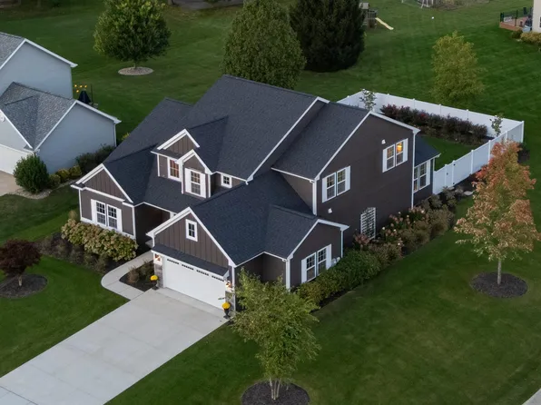 2600 Bell Cir, Stevensville, MI 49127