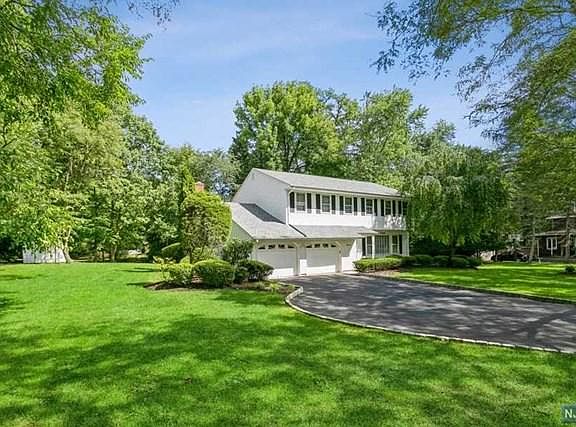2nd image of 14 Heritage Ct