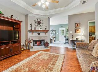9542 Overwood Dr, Greenwell Springs, LA 70739