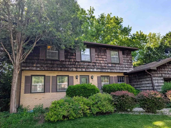 2403 Maywood Cir, Middleton, WI 53562