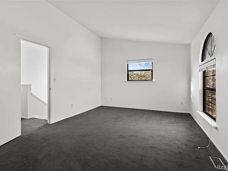 5611 Drake Hollow Dr W — Photo 12