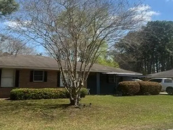 694 Towers Ave, Brunswick, GA 31525