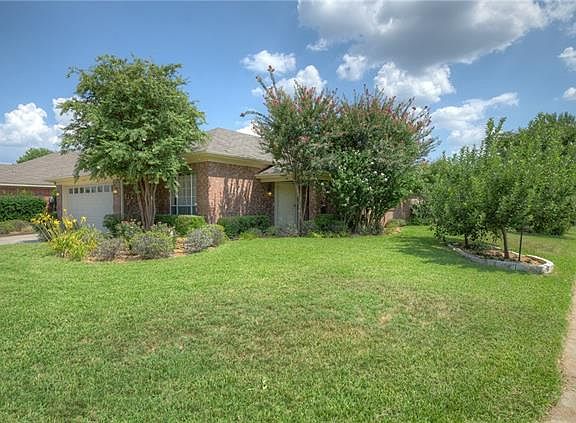 2nd image of 322 Scarlet Oak Dr