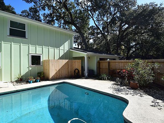 2nd image of 1115 Executive Cove Dr