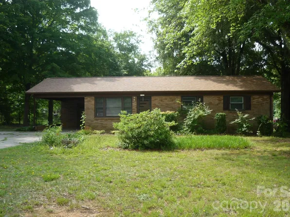 4209 Love Rd, Claremont, NC 28610
