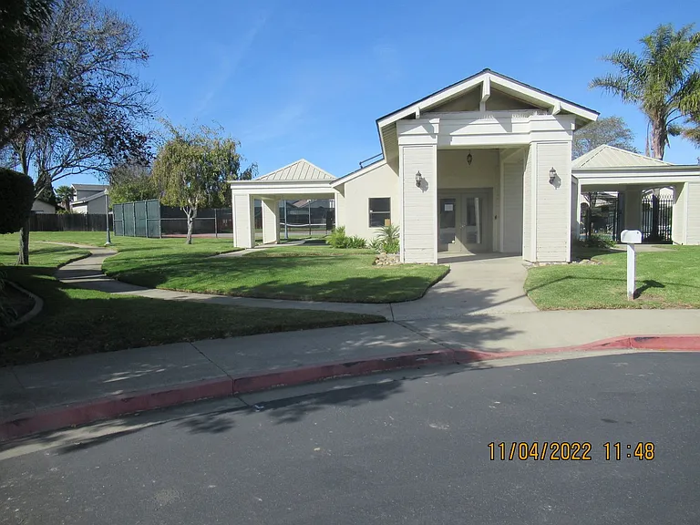 1220 Iris Ct — Photo 15