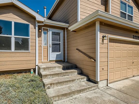 3rd image of 3222 Barclay Ct