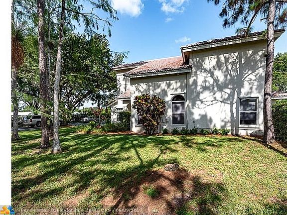 4th image of 8389 NW 57th Dr