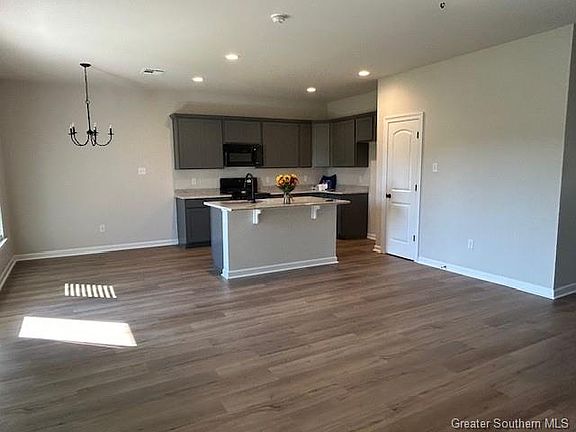 2nd image of 142 Briar Ct