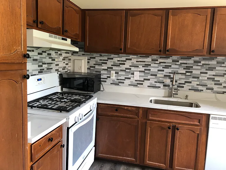 6018 Westchester Park Dr #302 — Photo 5