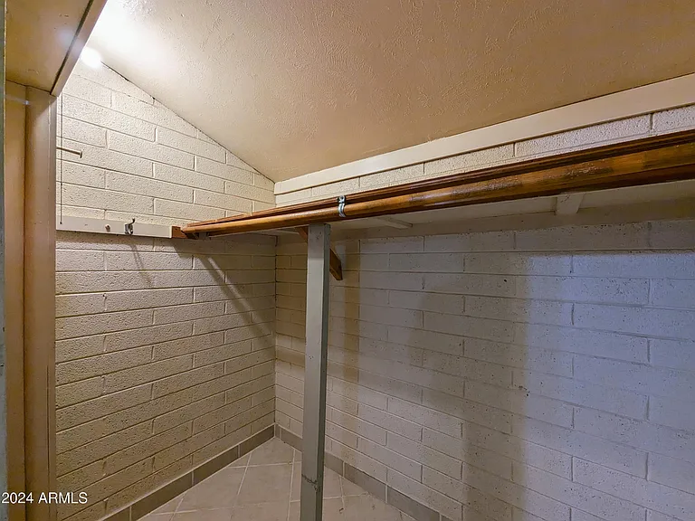6036 N 31st Dr — Photo 39