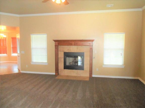 2nd image of 616 E Hillcrest Ln