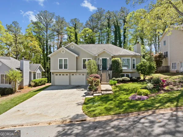 434 Meadowfield Ct, Lawrenceville, GA 30043
