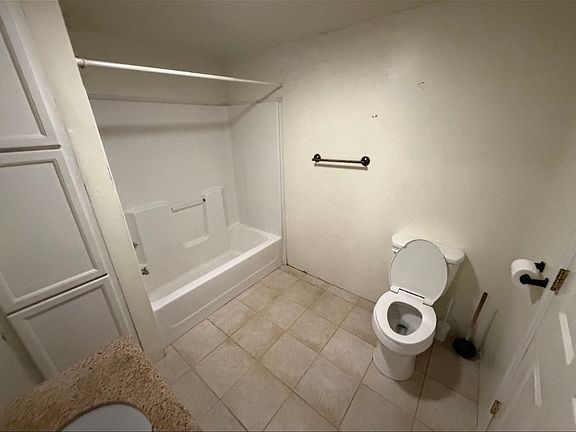 5th image of 210 Spruce St