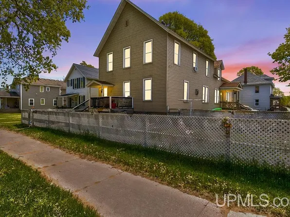 1321 1st Ave S, Escanaba, MI 49829
