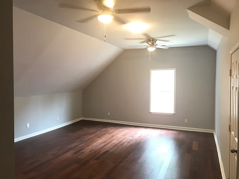 7028 Ashaway Cv — Photo 32