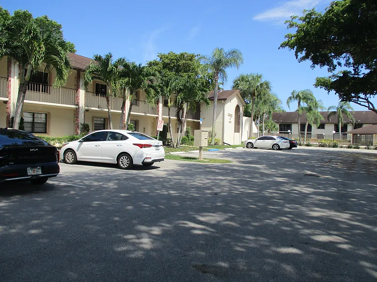 23398 SW 57th Ave #306 — Photo 31
