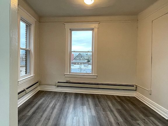5th image of 14 Hilliard Ave APT 6