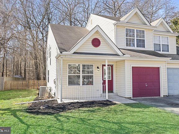 2nd image of 8 Forest Glen Ct